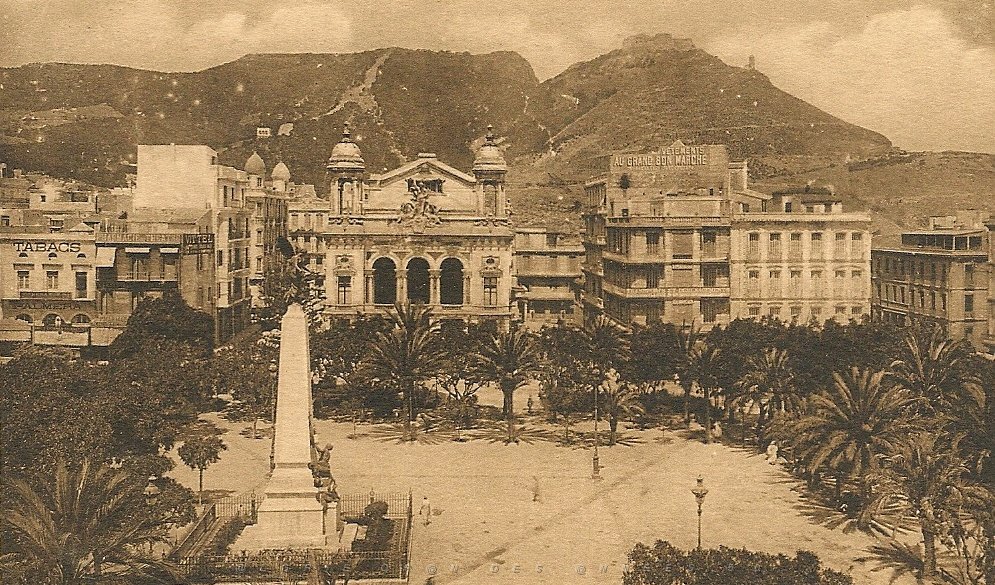 390-la place d'Armes.jpg